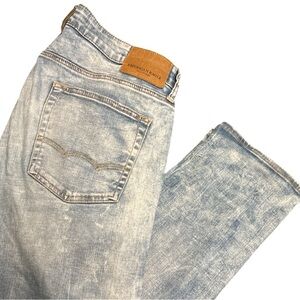 AE Extreme Flex Slim Straight Jeans